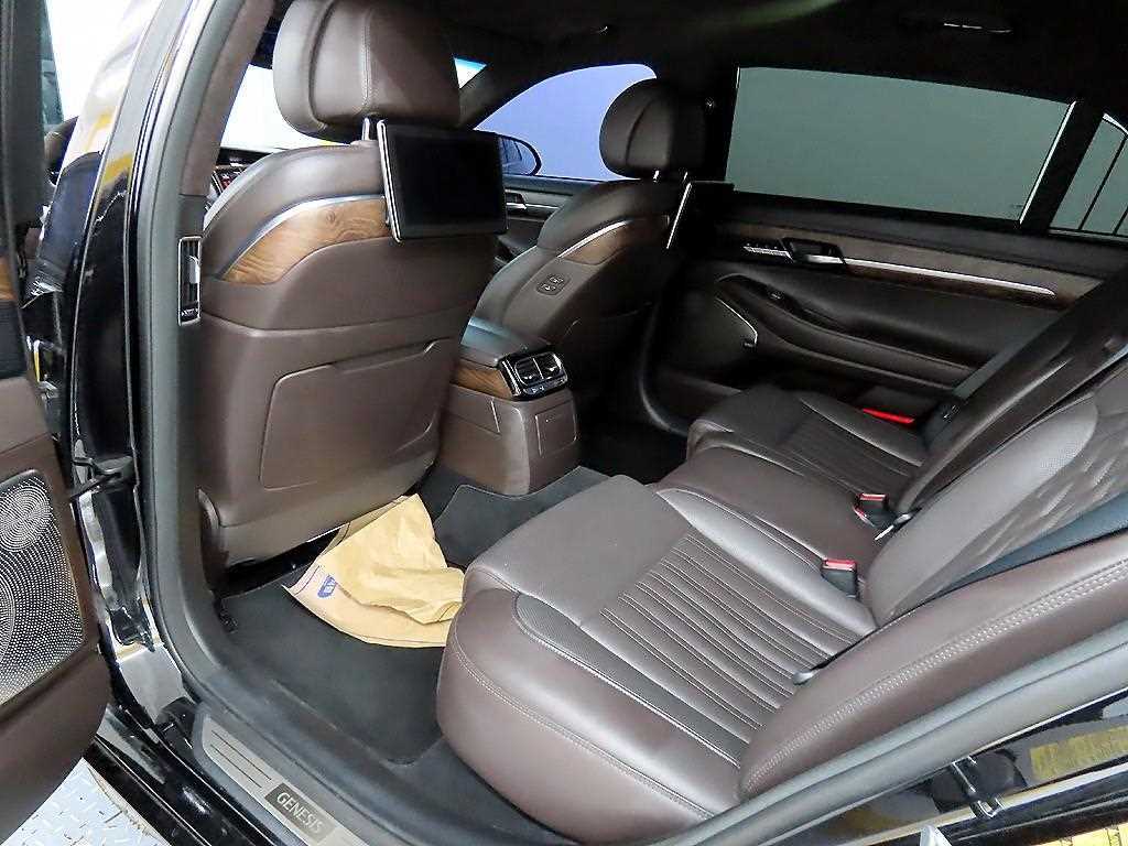 Genesis G90 - Vista 6