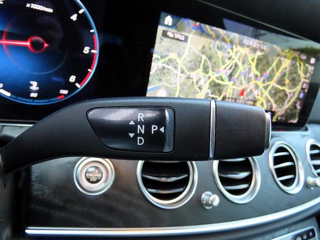 Mercedes Benz E class - Vista 11