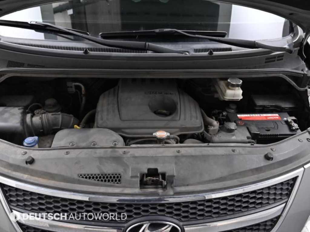 HYUNDAI Starex - Vista 6