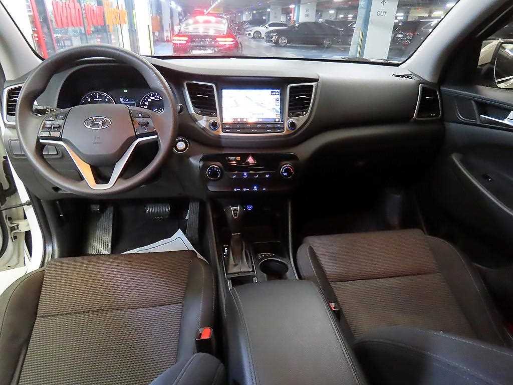 HYUNDAI Tucson - Vista 10