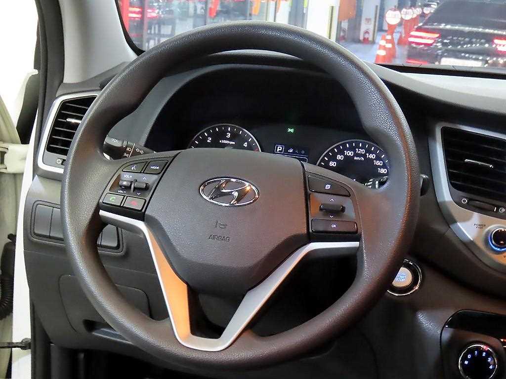 HYUNDAI Tucson - Vista 8