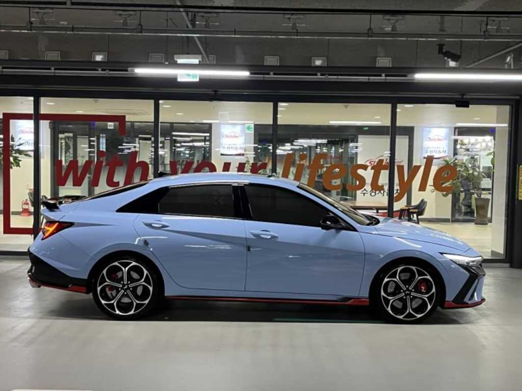 HYUNDAI Avante - Vista 3