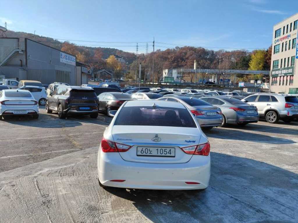 HYUNDAI Sonata - Vista 4