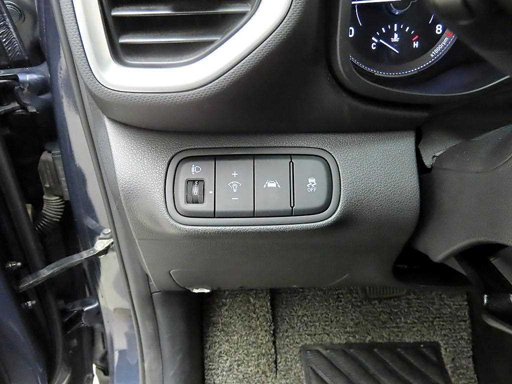 HYUNDAI Venue - Vista 12