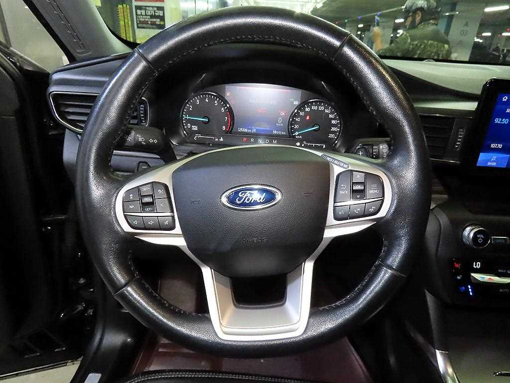 Ford Explorer - Vista 8