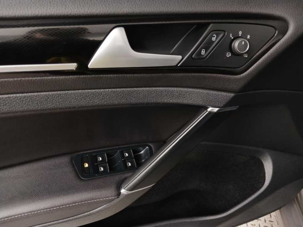 Volkswagen Golf - Vista 11