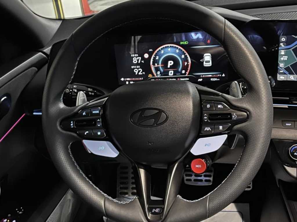 HYUNDAI Avante - Vista 8