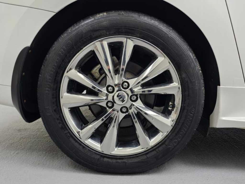 KIA Carnival - Vista 5