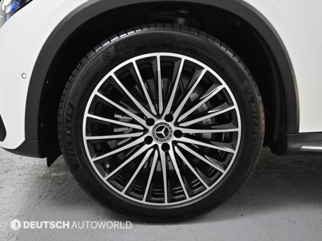 Mercedes Benz GLC Class - Vista 5