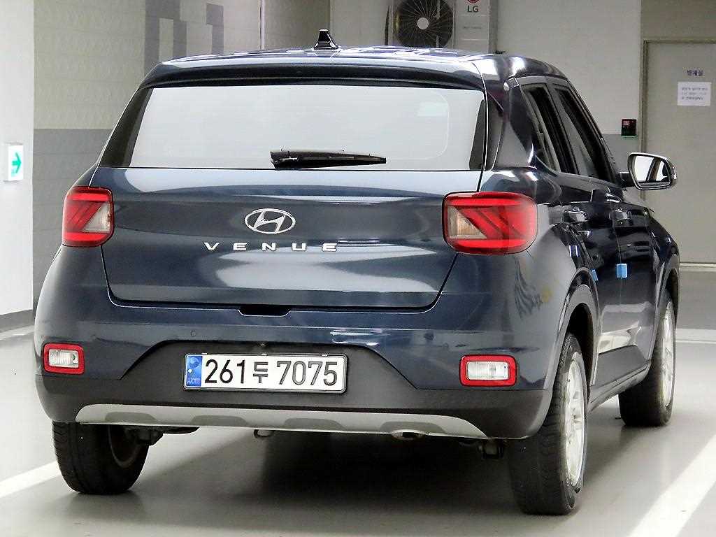 HYUNDAI Venue - Vista 4