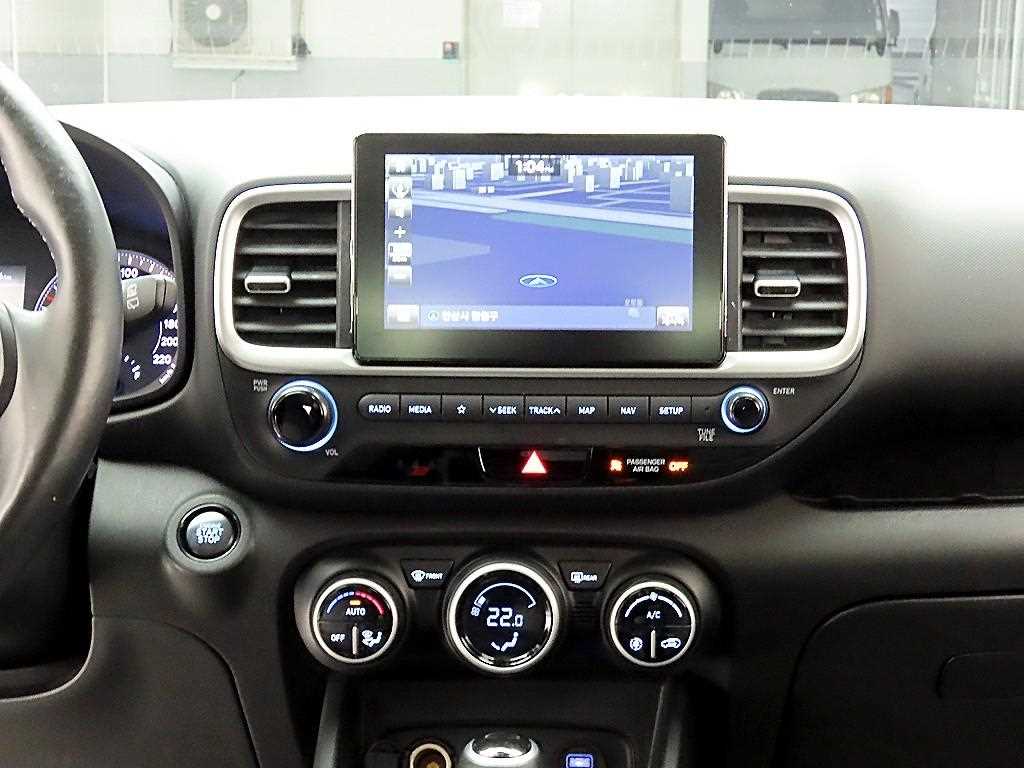 HYUNDAI Venue - Vista 9