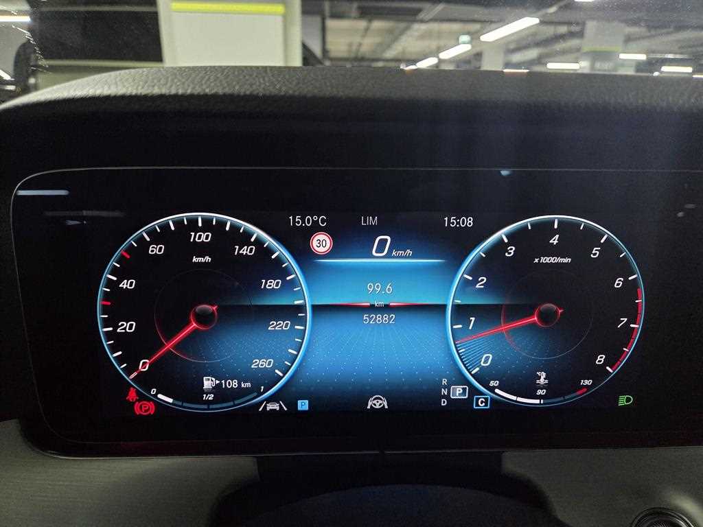 Mercedes Benz E class - Vista 10