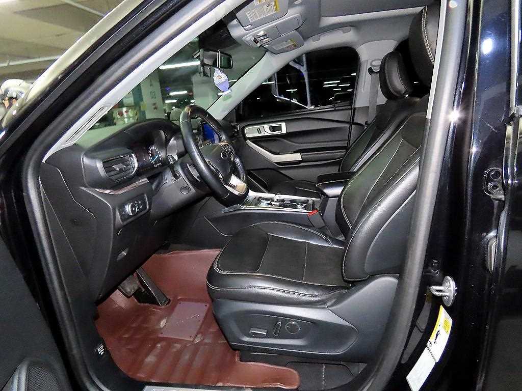 Ford Explorer - Vista 6