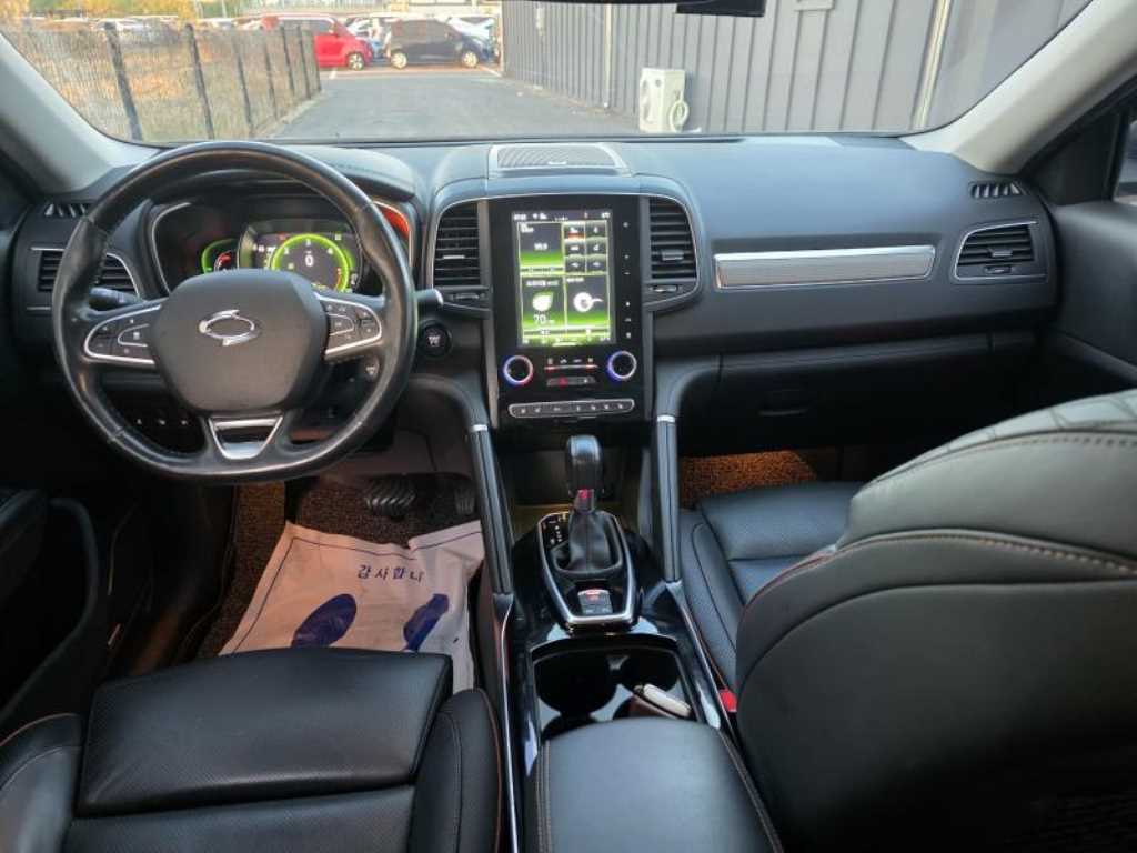 SAMSUNG QM6 - Vista 8