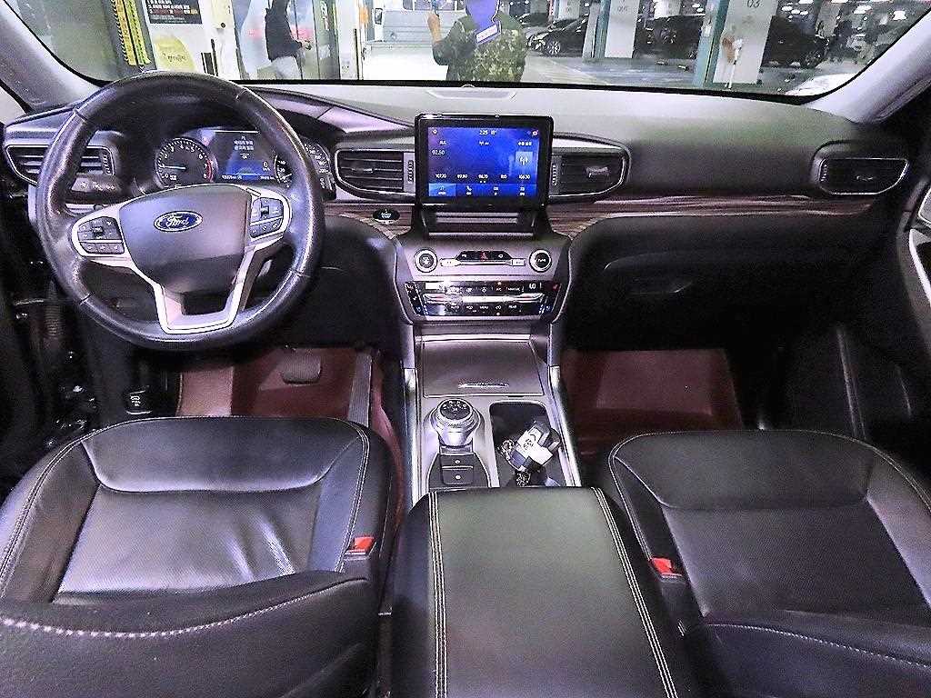 Ford Explorer - Vista 10