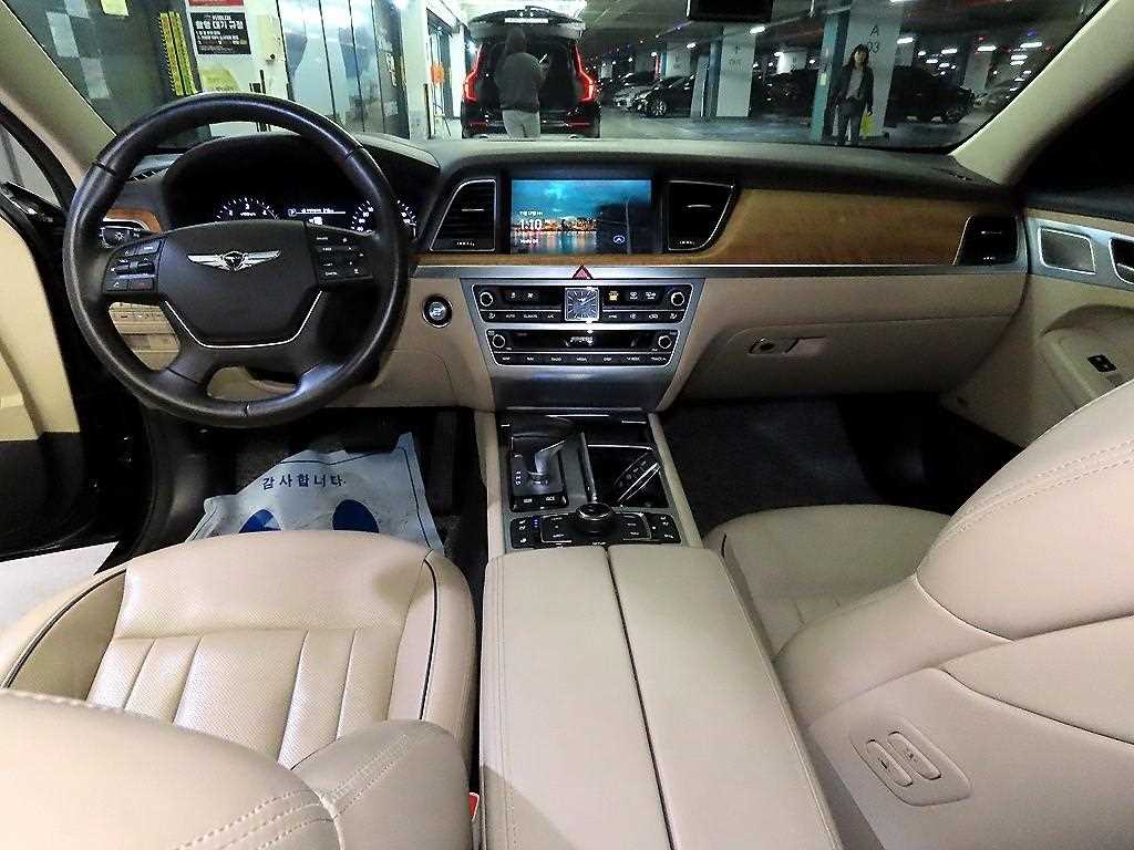 Genesis G80 - Vista 10