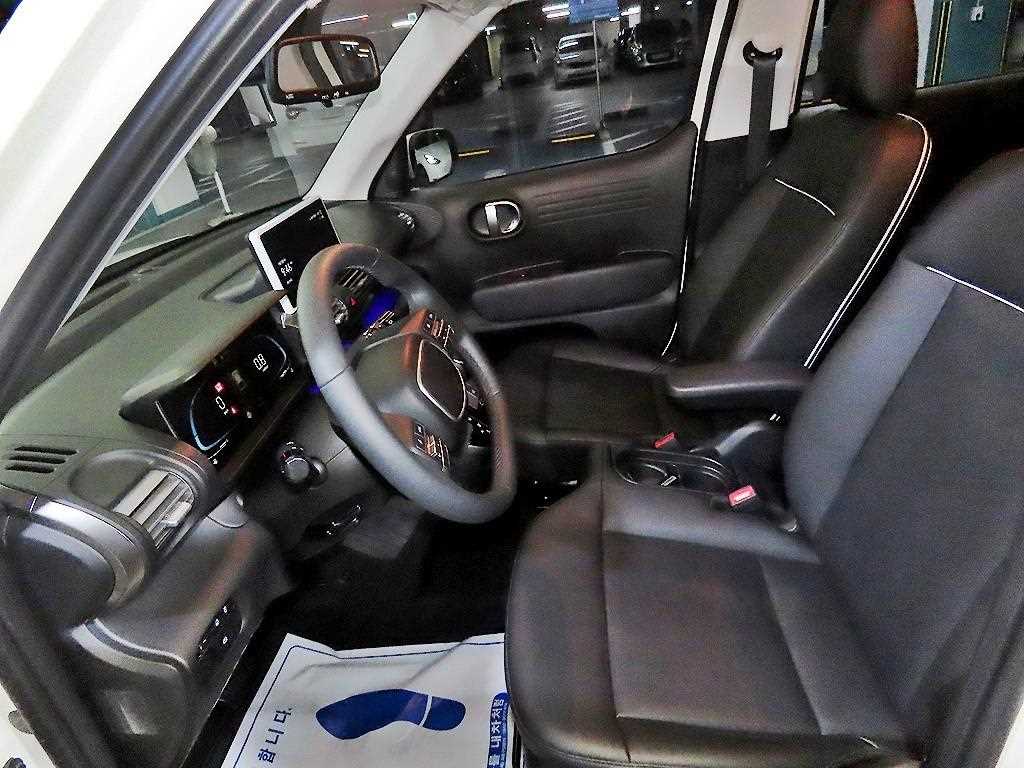 HYUNDAI Casper - Vista 6