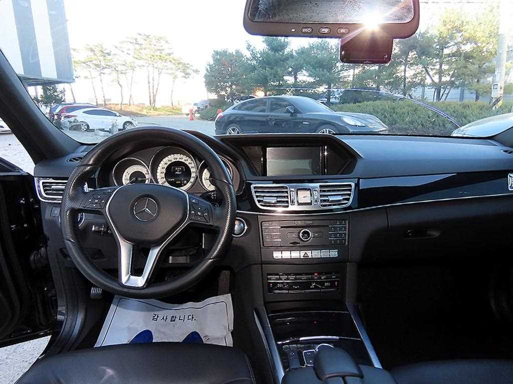 Mercedes Benz E class - Vista 7