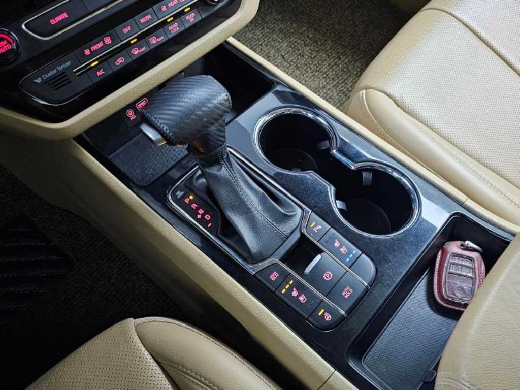 KIA Carnival - Vista 9