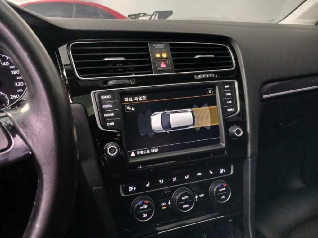 Volkswagen Golf - Vista 12