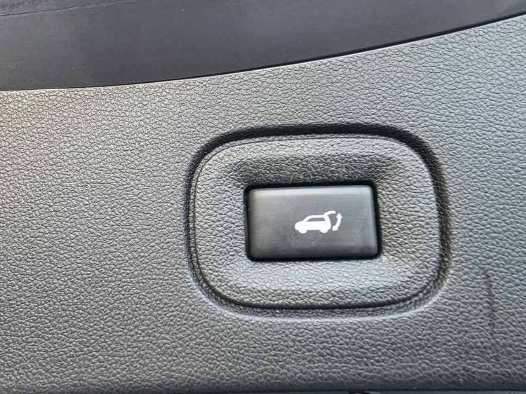 SAMSUNG QM6 - Vista 5