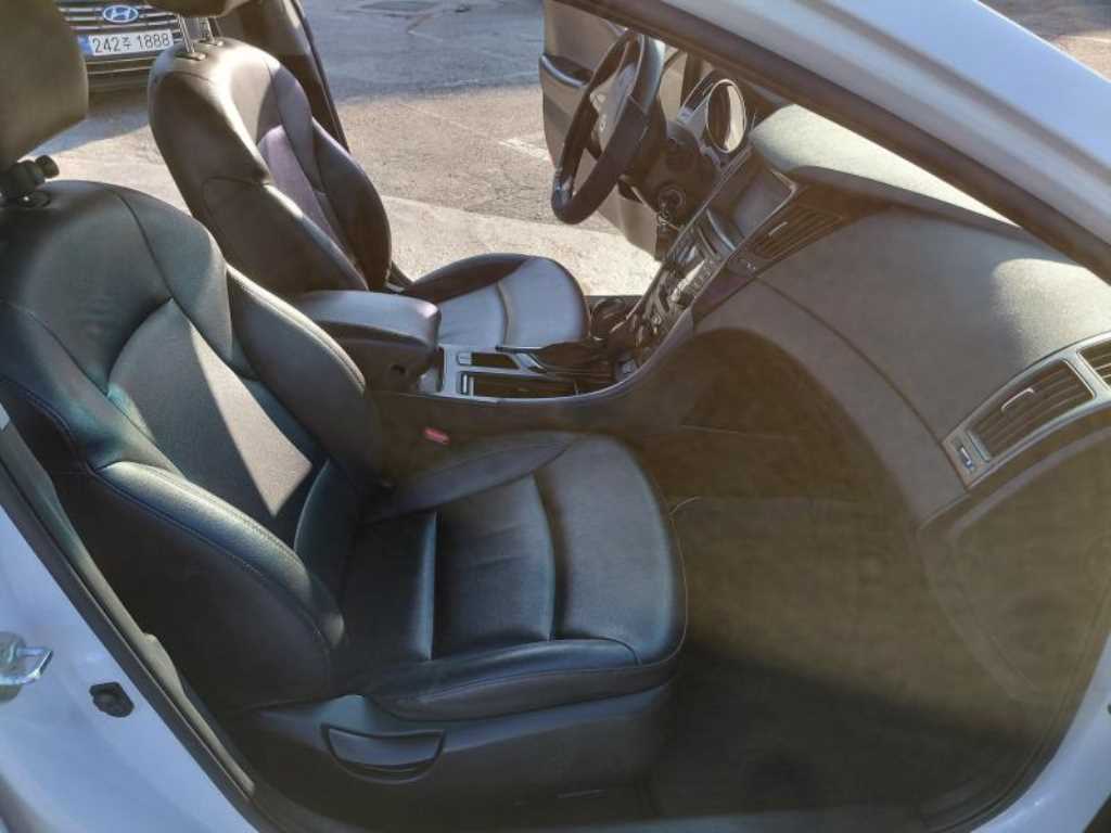 HYUNDAI Sonata - Vista 5