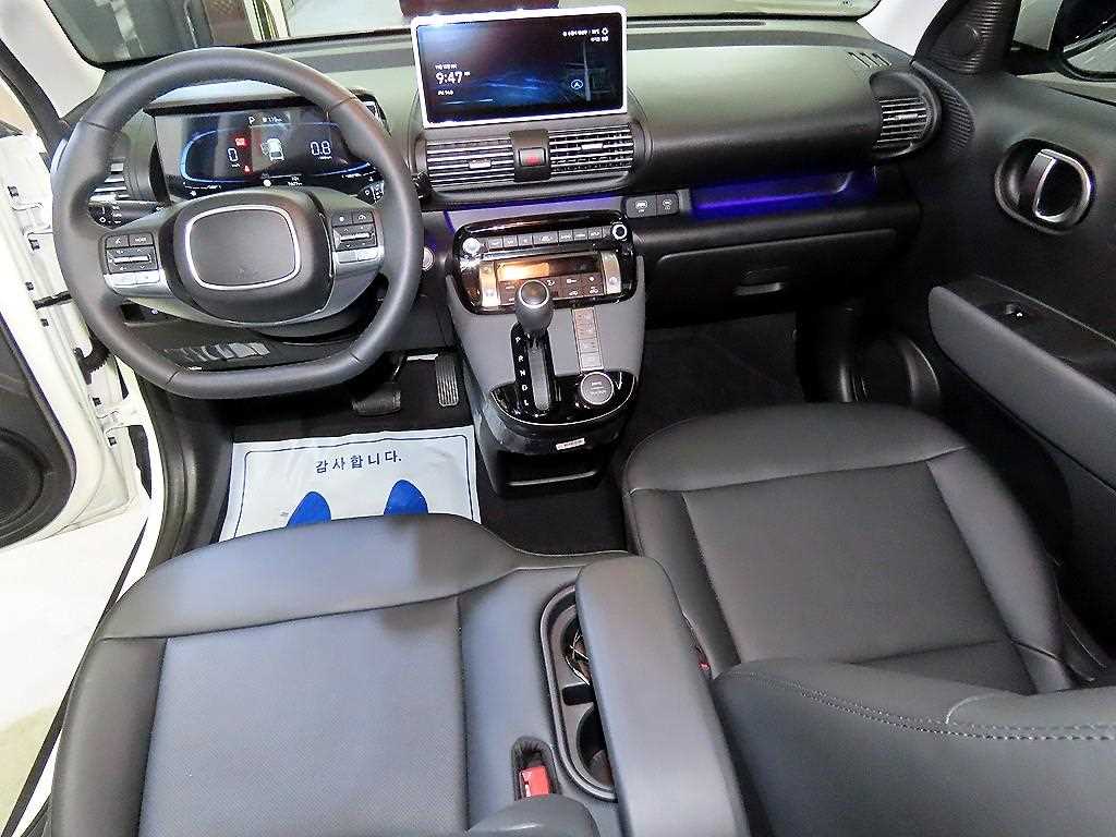 HYUNDAI Casper - Vista 10
