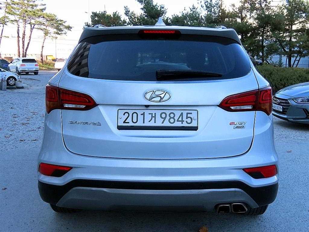 HYUNDAI Santa Fe - Vista 4