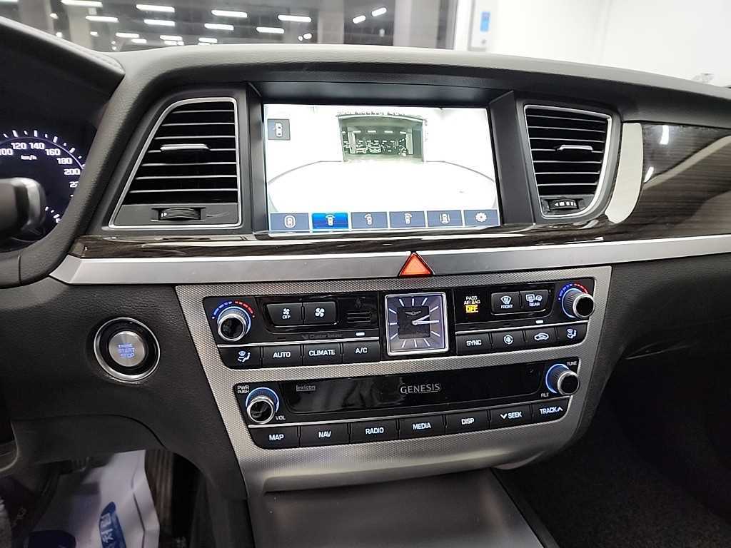 Genesis G80 - Vista 10