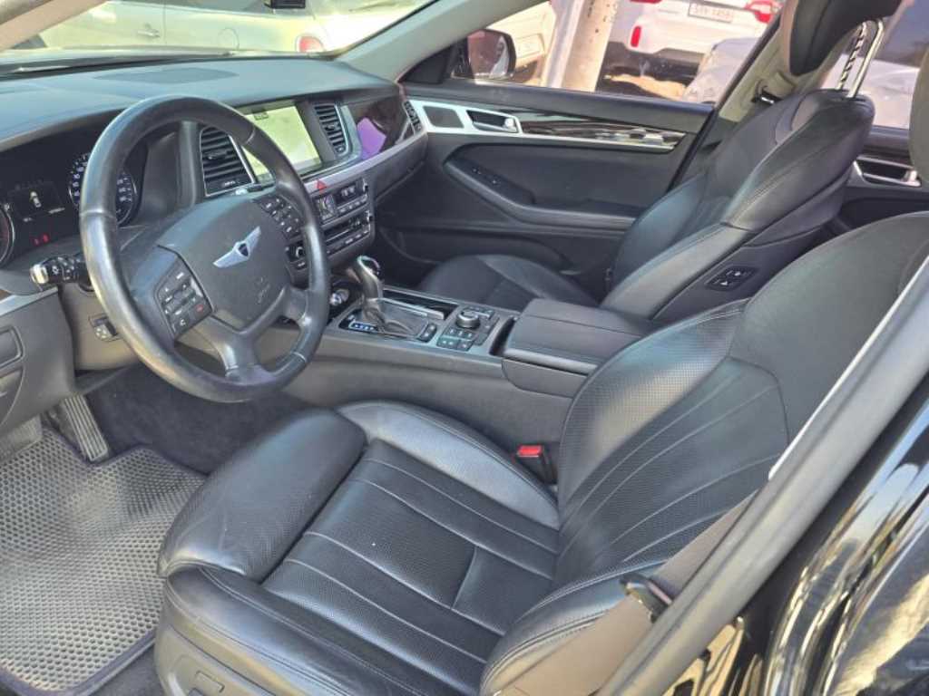 HYUNDAI Genesis - Vista 9