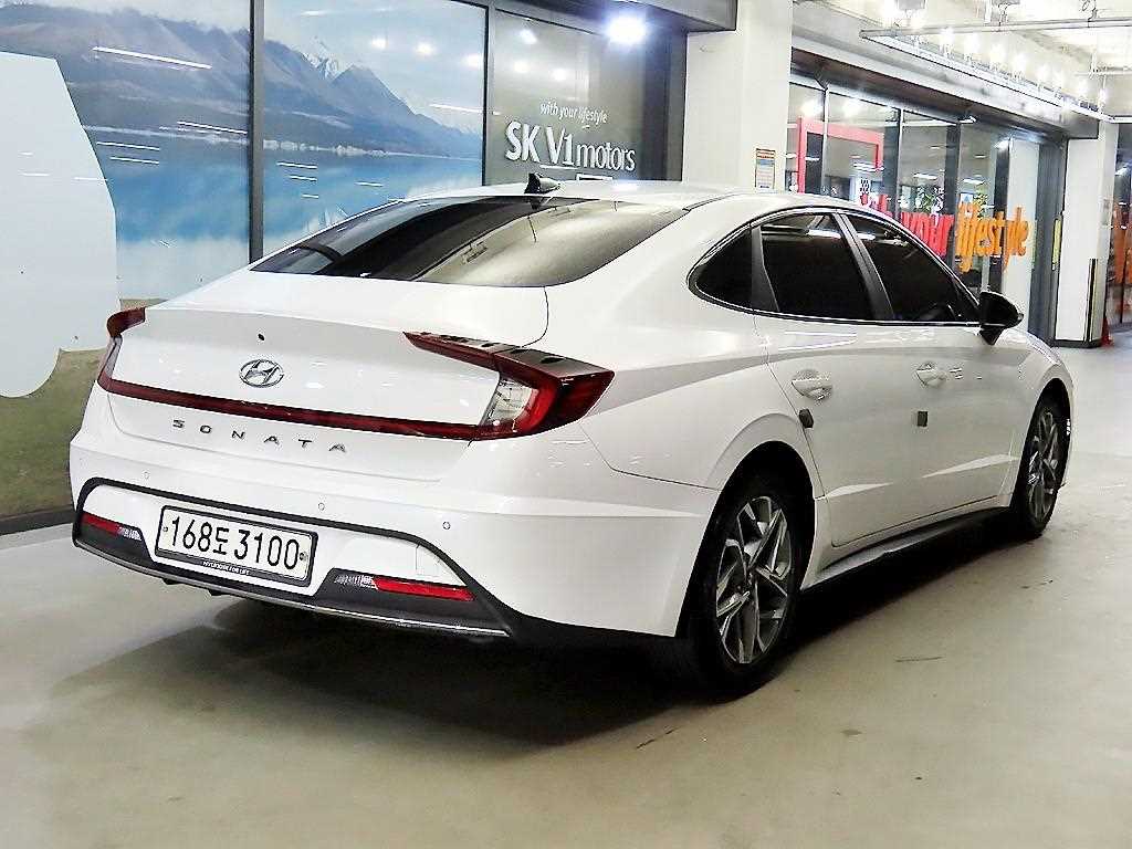 HYUNDAI Sonata - Vista 4