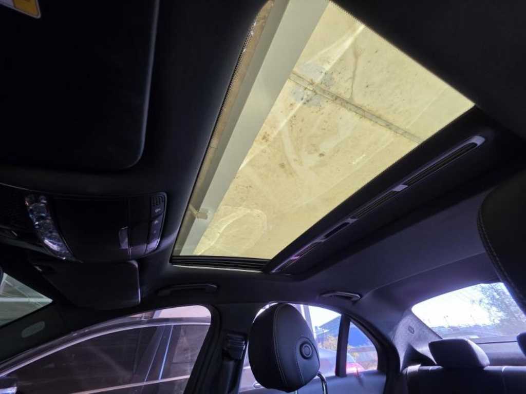 Mercedes Benz C Class - Vista 4