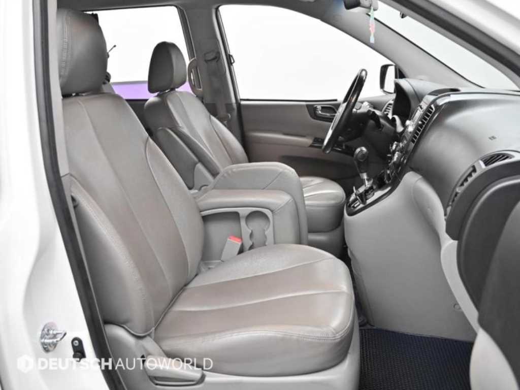 KIA Carnival - Vista 10