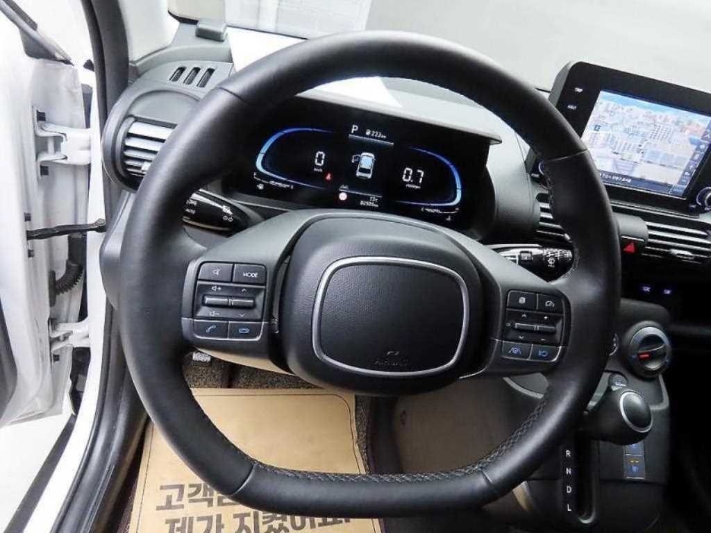 HYUNDAI Casper - Vista 10