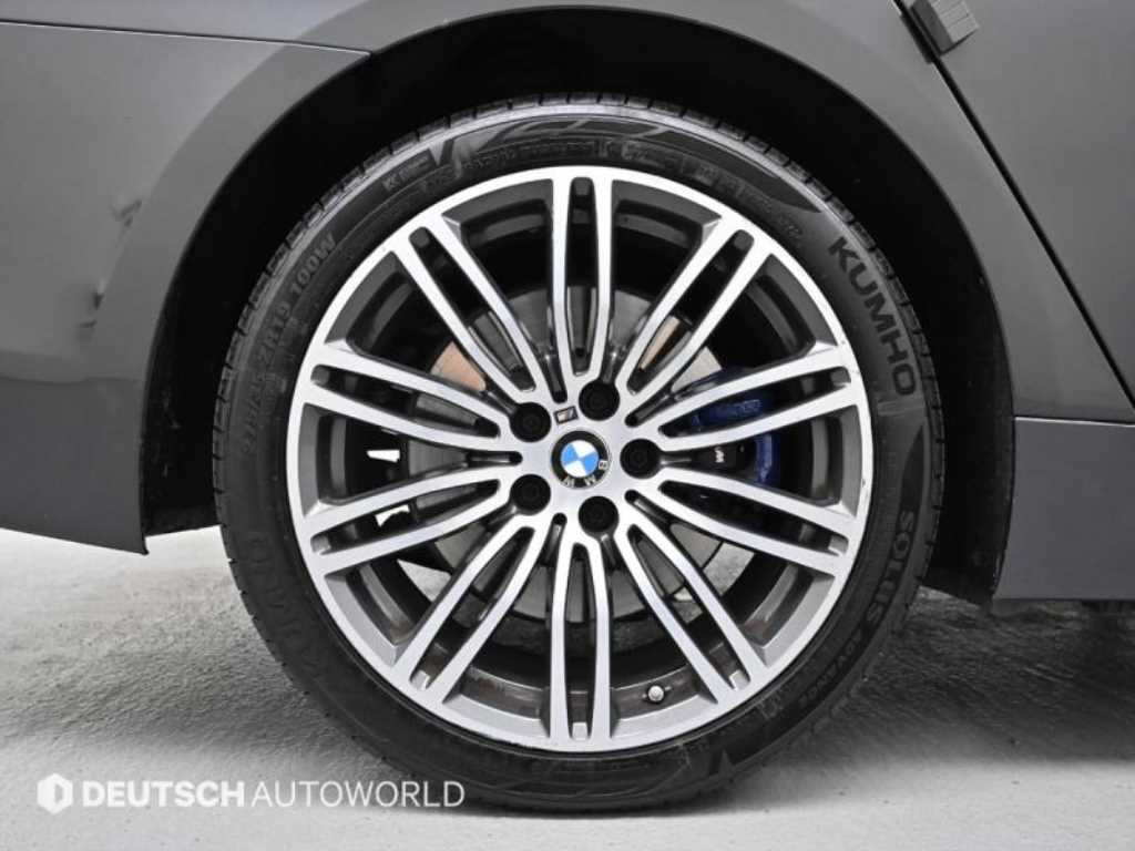 BMW 5 Series - Vista 5