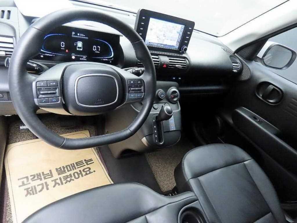 HYUNDAI Casper - Vista 6