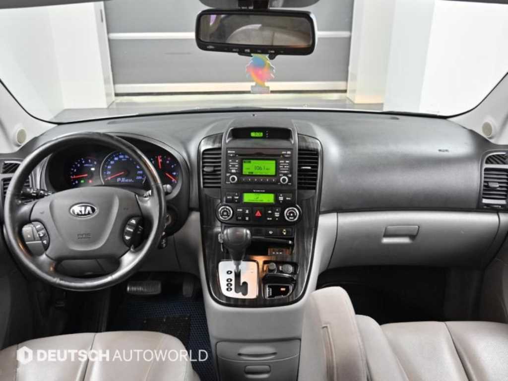 KIA Carnival - Vista 7