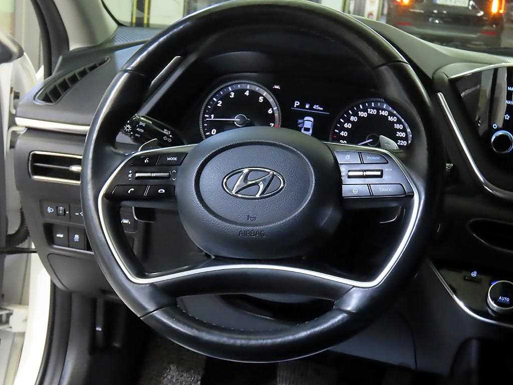 HYUNDAI Sonata - Vista 8