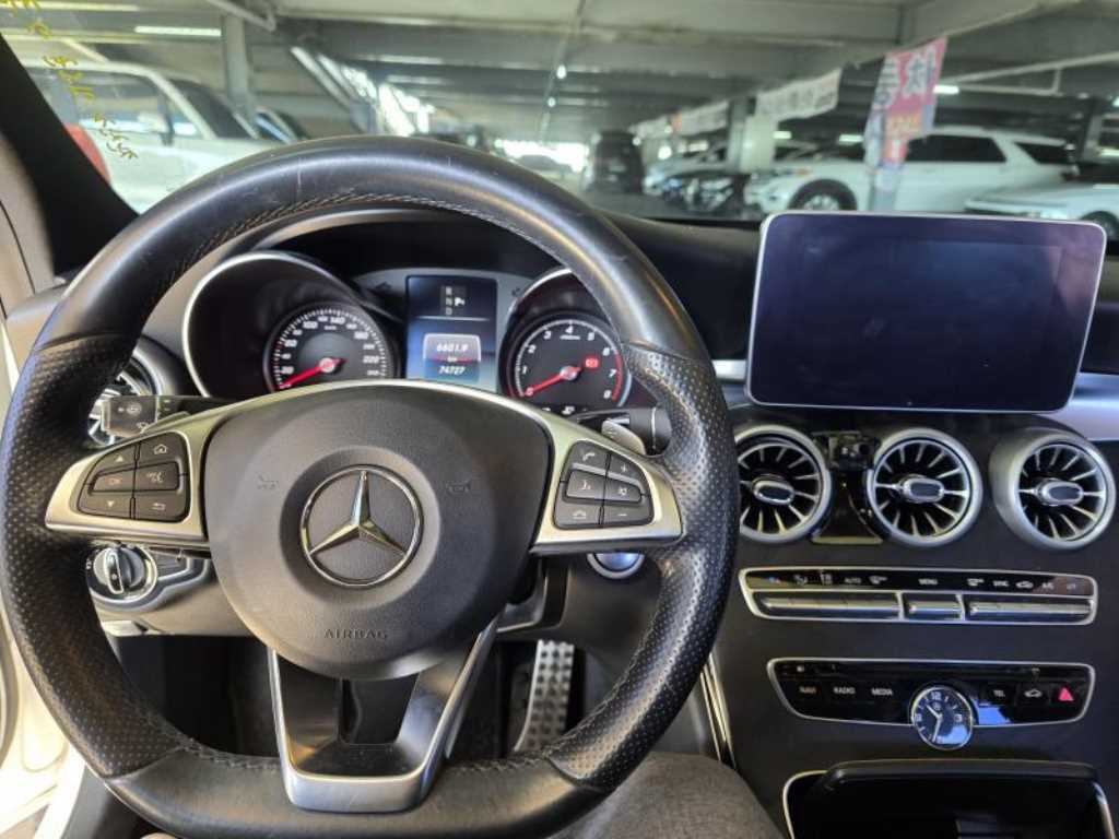 Mercedes Benz C Class - Vista 3