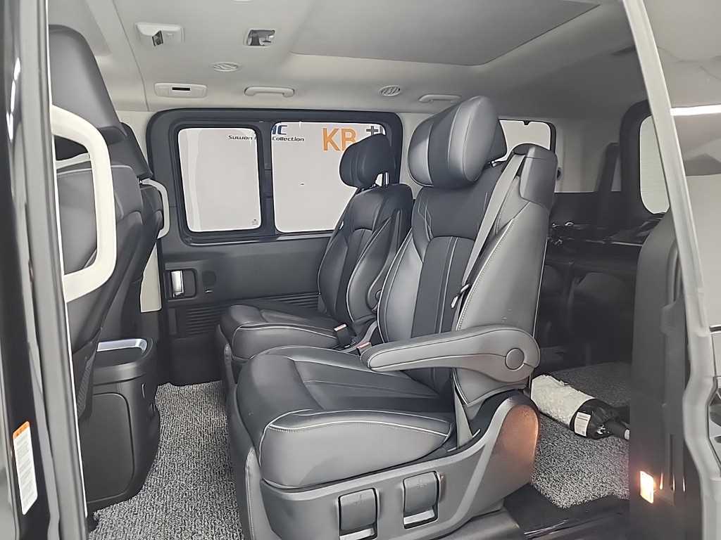 HYUNDAI Staria - Vista 12