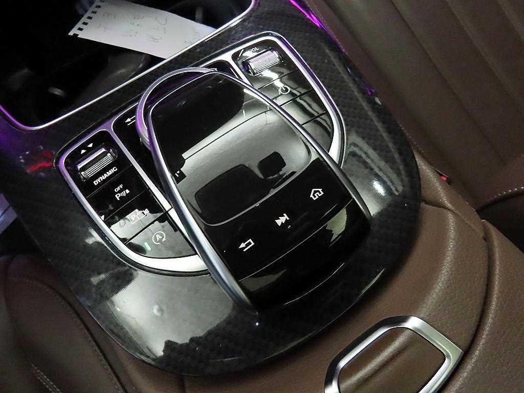 Mercedes Benz E class - Vista 12