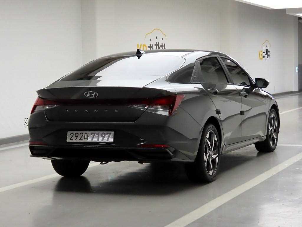 HYUNDAI Avante - Vista 4