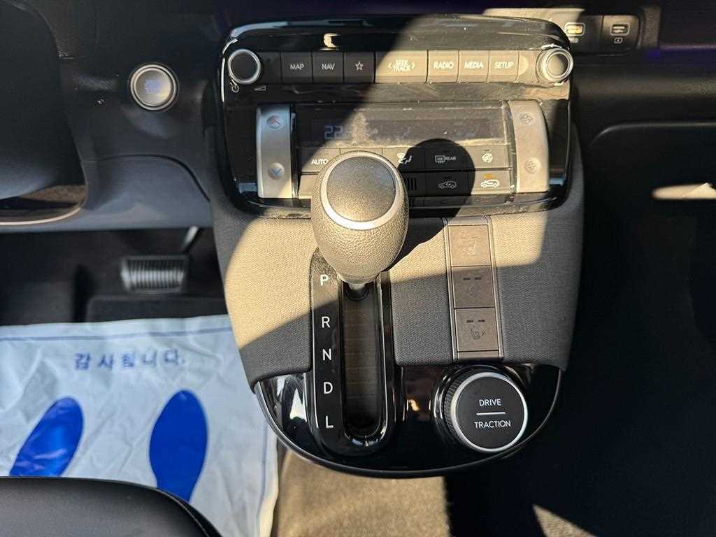 HYUNDAI Casper - Vista 12