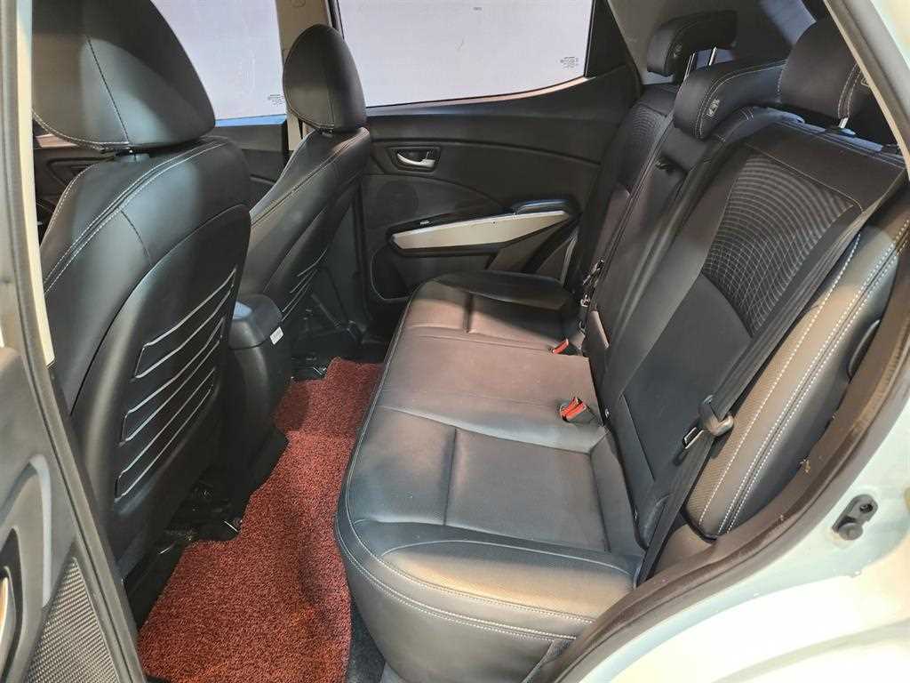 Ssangyong Tivoli - Vista 6