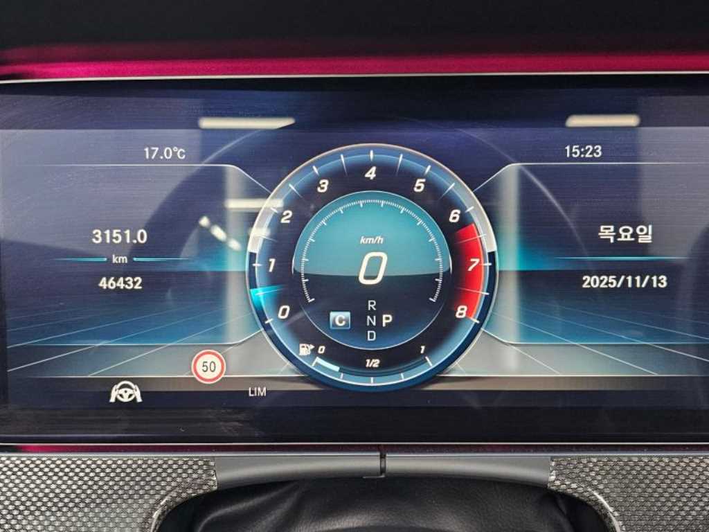 Mercedes Benz E class - Vista 8