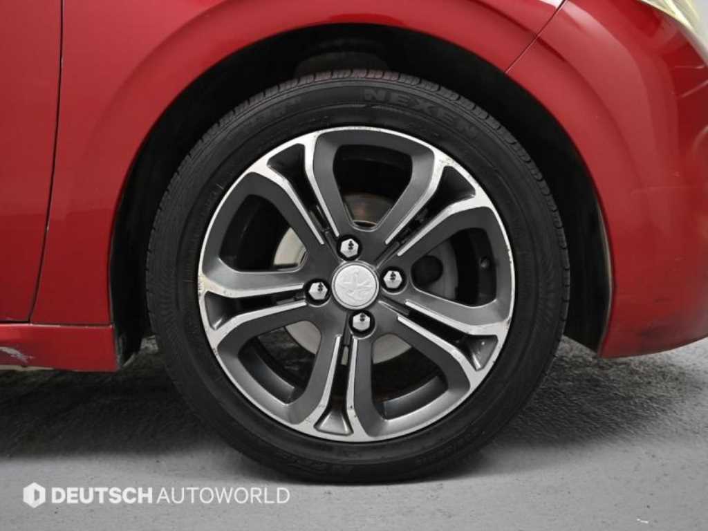 Peugeot 208 - Vista 5