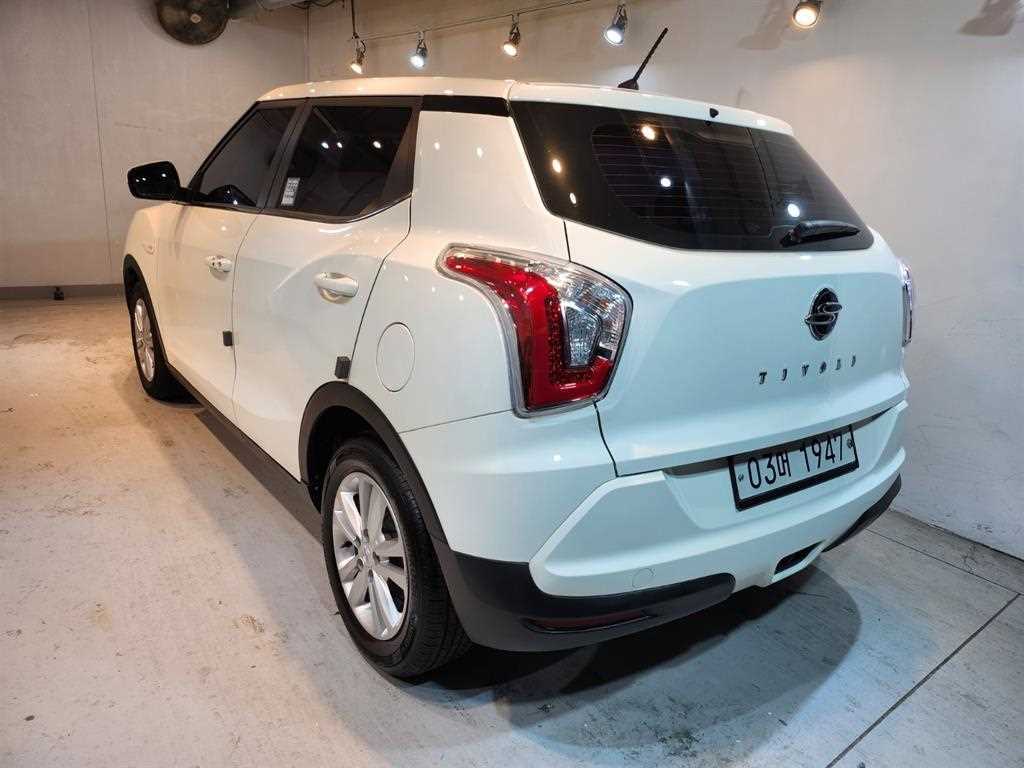Ssangyong Tivoli - Vista 4