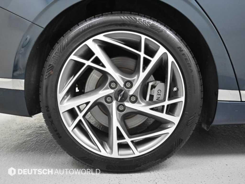 Genesis G90 - Vista 5