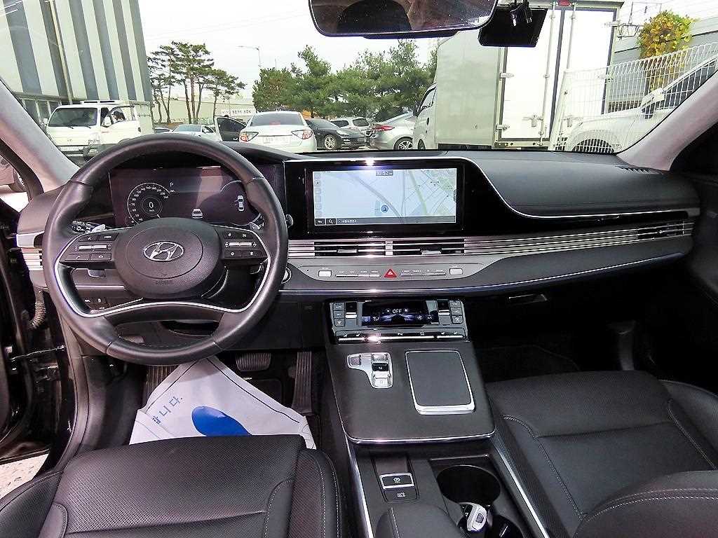 HYUNDAI Grandeur - Vista 7