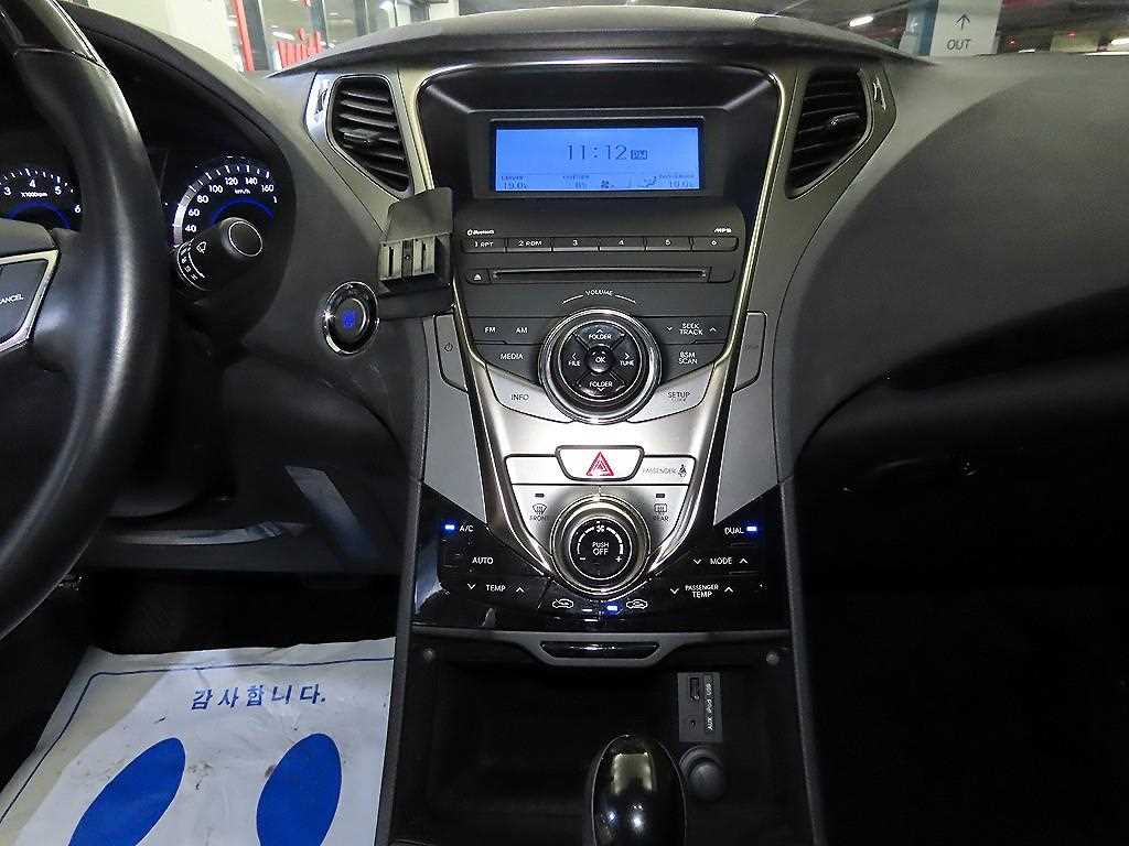 HYUNDAI Grandeur - Vista 11